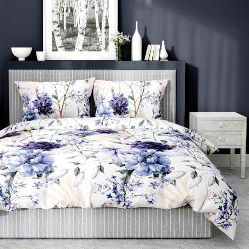 Pościel z kwiatowym wzorem w odcieniach fioletu i szarości na białym tle. Elegancki i subtelny design - Detexpol 5222a
