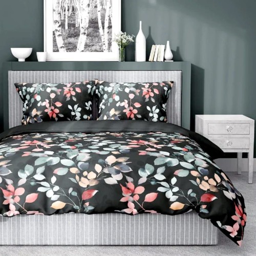 Pościel satynowa z akwarelowym wzorem liści i kwiatów na czarnym tle -  Detexpol 5084a