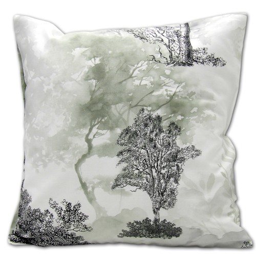 Poszewka z satyny bawełnianej z dwustronnym wzorem leśnym, łączącym rysunek z efektem akwareli.