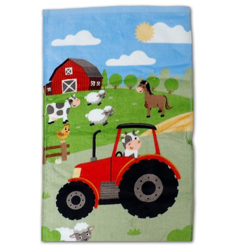 Ręcznik bawełniany 30x50 cm z motywem farmy: czerwony traktor z krową za kierownicą, czerwona stodoła, koń i owce na zielonej łące pod błękitnym niebem, akcesoria dla dzieci, ręcznik do rąk.