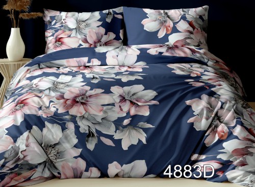 Elegancka pościel z satyny bawełnianej 160x200 w kolorze granatowym z dużymi kwiatami różowymi i białymi, wzór 4883D.